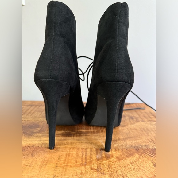 Black Suede Lace-up Heeled Booties. Veryn JustFab. Size 7 - Picture 14 of 14